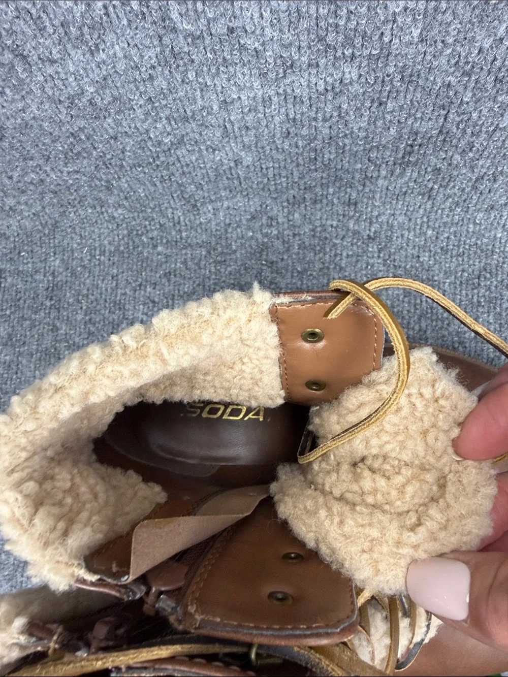 Soda Women's Brown Faux-Shearling Lace-Up Ankle Chunky Heel Boots Size 8.5